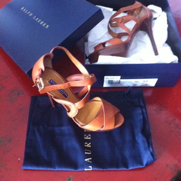 RALPH LAUREN LEATHER HEELS - Picture 4 of 5